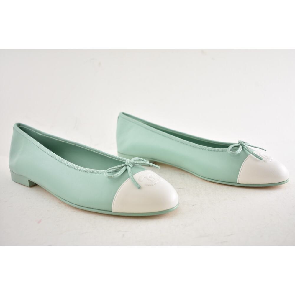 Chanel 26S Mint Green White Lambskin Leather CC Logo Ballet Ballerina Flat 38 - Picture 4 of 16